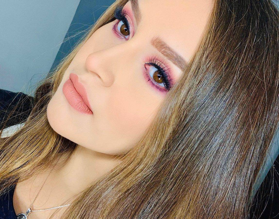 Knabbel jij lekker aan mijn tepels?