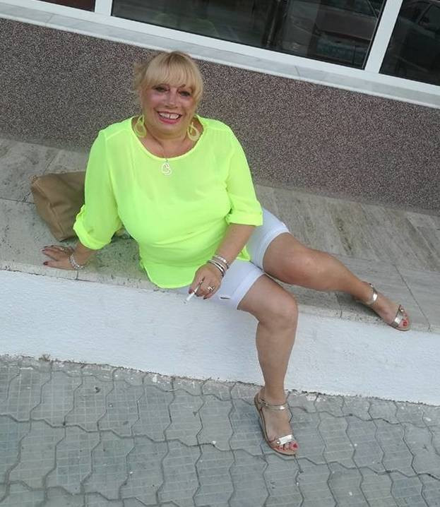 Ondeugende oma zoekt stoute mannen