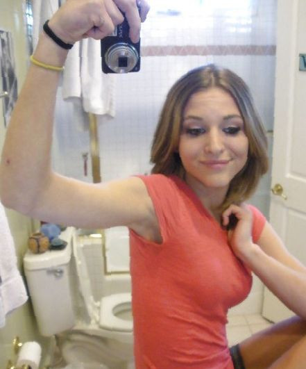 Sexy groentje zoekt hete mannen voor ervaring