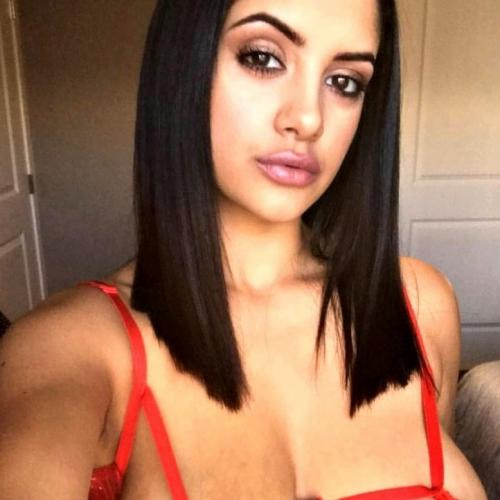 Ik ben hier alleen voor een wilde en gepassioneerde seks