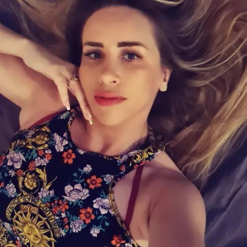 Vrolijke, stoute vrouw wil neuken